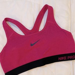 Nike Dri Fit Sports Bar in Pink